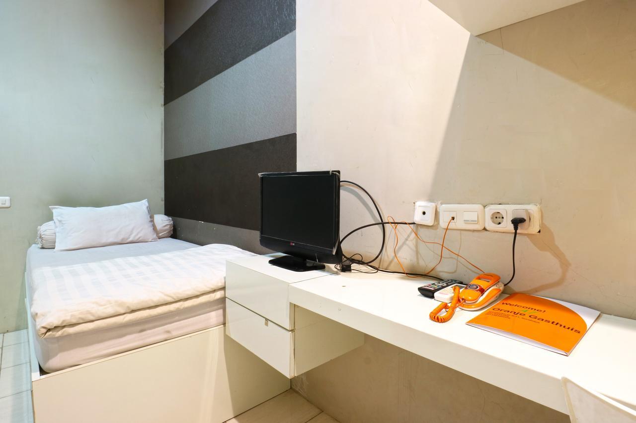 Oranje Gasthuis Hotel Surabaya Kültér fotó