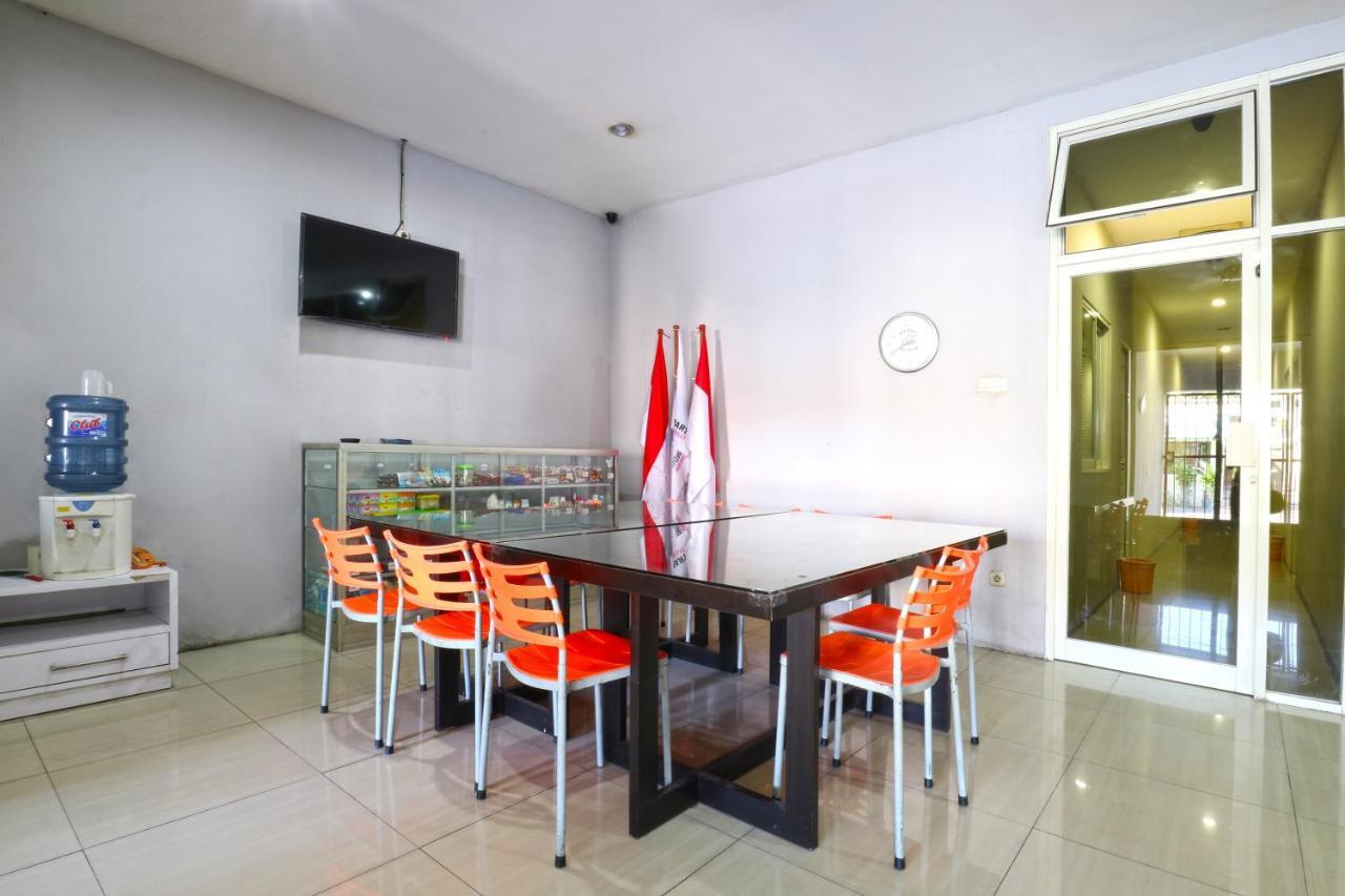 Oranje Gasthuis Hotel Surabaya Kültér fotó