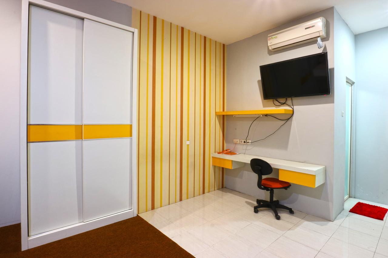 Oranje Gasthuis Hotel Surabaya Kültér fotó