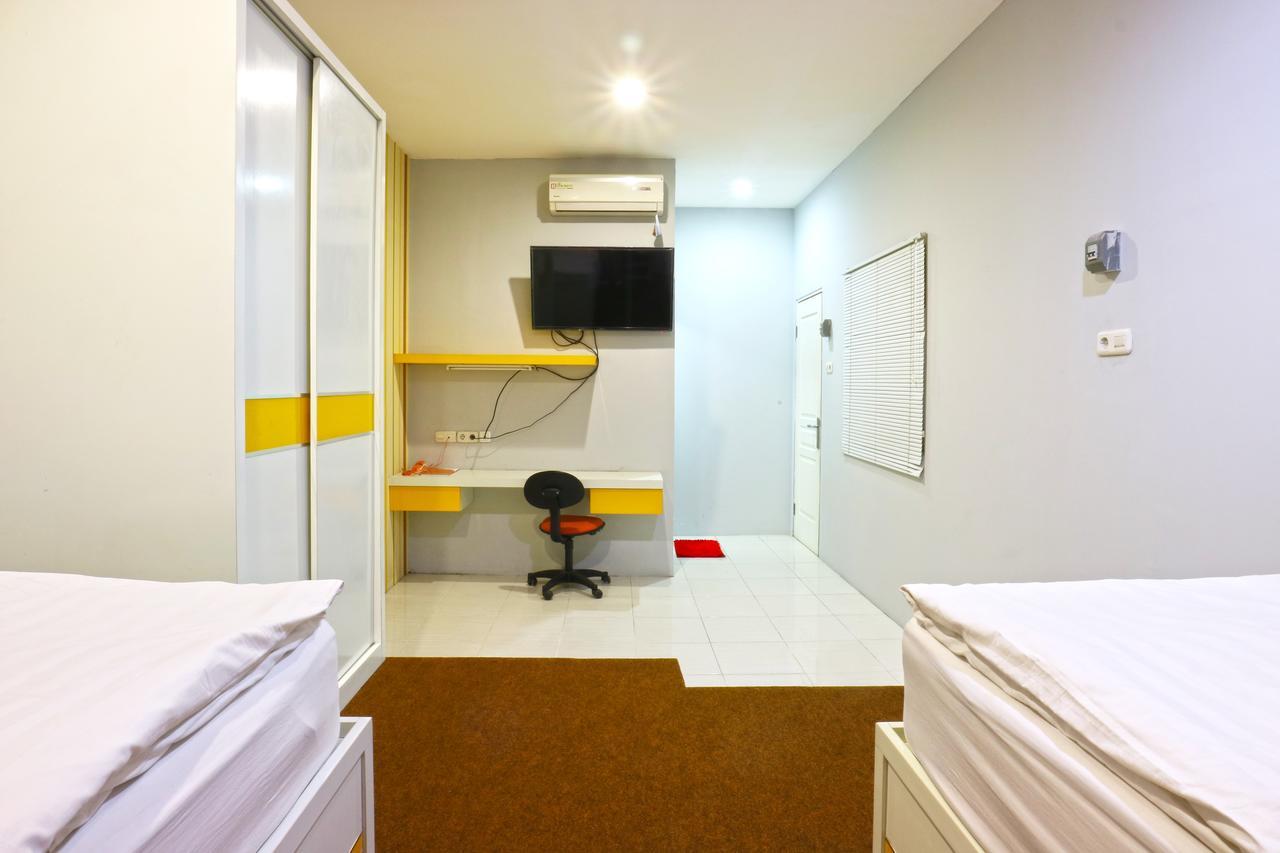 Oranje Gasthuis Hotel Surabaya Kültér fotó