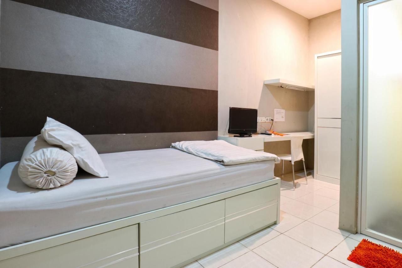 Oranje Gasthuis Hotel Surabaya Kültér fotó
