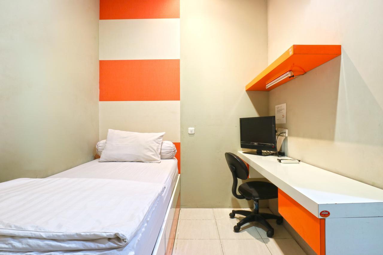 Oranje Gasthuis Hotel Surabaya Kültér fotó