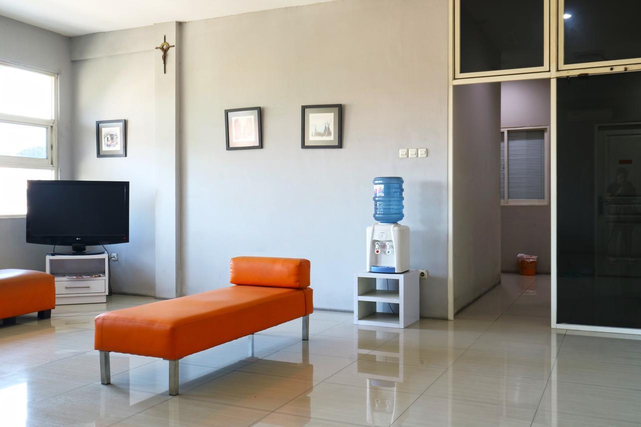 Oranje Gasthuis Hotel Surabaya Kültér fotó