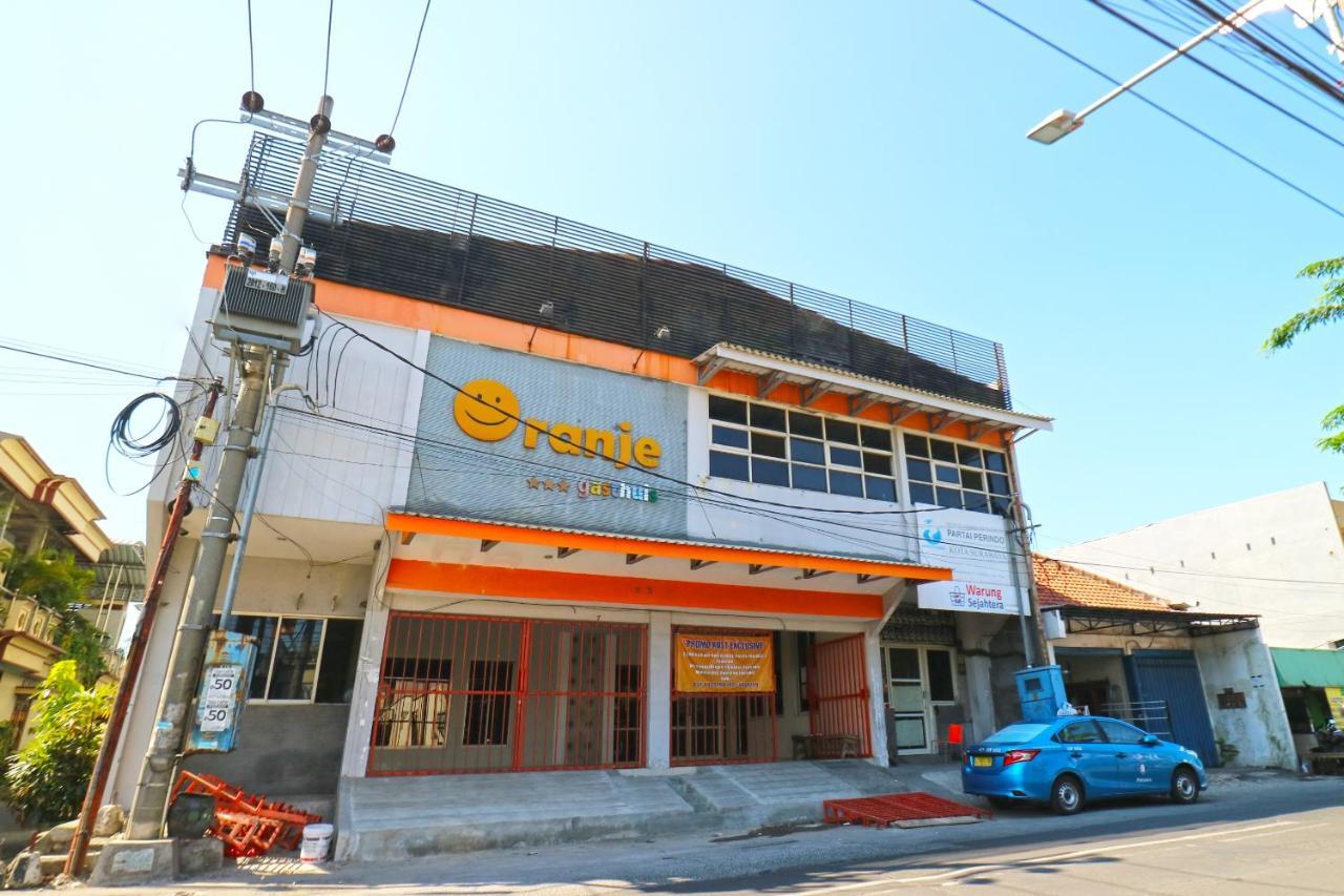 Oranje Gasthuis Hotel Surabaya Kültér fotó