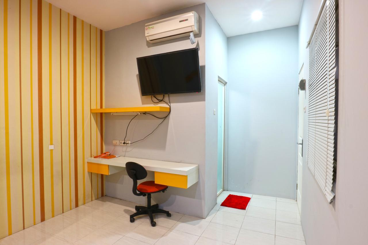 Oranje Gasthuis Hotel Surabaya Kültér fotó